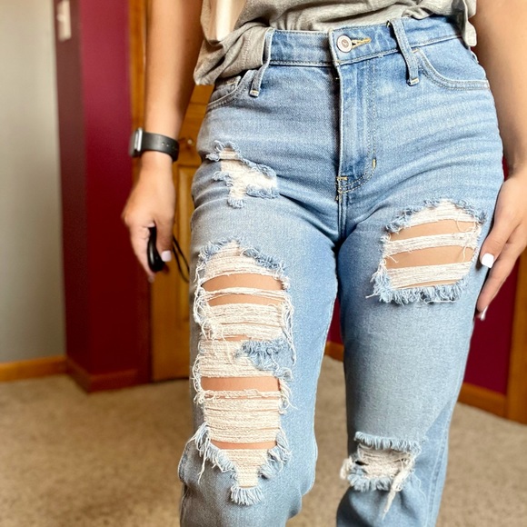 Hollister High Rise Slim Straight Distressed Jeans - Picture 5 of 13